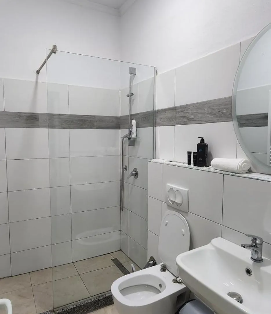 Hotel Kleo Rinas